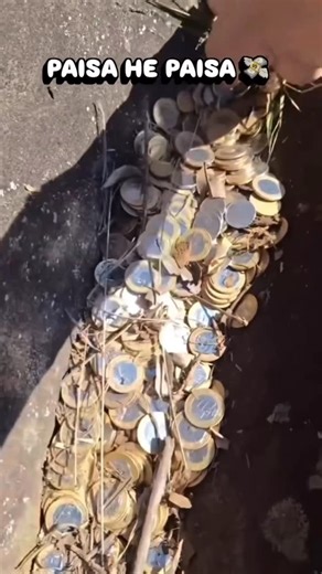 Ankit Badkur on Instagram: "मालामाल हो गया अब तो 😎 . . . . . . . . #funny #comedy #bundeli #trending #instagood #new #viral #pessa"