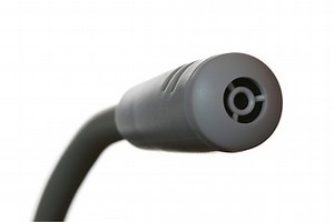 How to Connect a Wireless Microphone to a Computer | Techwalla