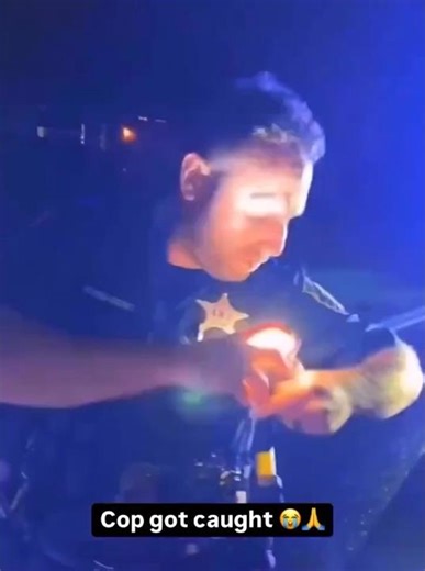 Caught in 4K: Cop Gets Busted Snorting Powder on Duty! #CaughtIn4K #DirtyCop #WildFootage #trending