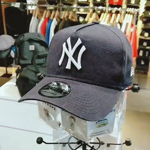 New Era's 9Forty Baseball caps with the all famous Yankees MLB team logo. . Classic fit | 100% Cotton | Structured fit | A-Frame | Washed Navy color | One size fits most Available in store and online at dacavestore.com . . #dacavestore #newercap #9fortycap #yankeescap | DaCave | Facebook