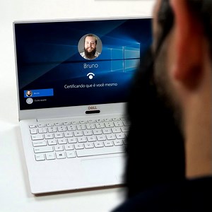 Além da biometria, o Windows Hello também permite que você acesse os seus dispositivos por meio do reconhecimento facial. Saiba mais: http://splr.io/6183rfpZz | Windows