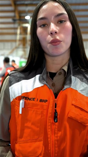 Meet Sofía and Camila: Welders in Chile's Trainee Program