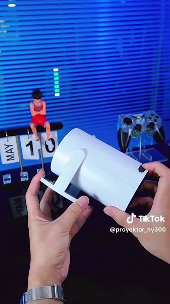 Pilih proyektor berperforma tinggi, ucapkan selamat tinggal pada layar TV yang redup dan tiket bioskop yang mahal, dan nikmati pengalaman sinematik definisi tinggi Anda sendiri. Tutorial Pengenalan Proyektor