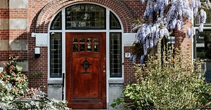 Keys vs. keyless: Which front door entry system is safer?