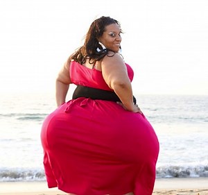 Random Ridiculousness: Meet Mikel Ruffinelli, Her 8 FOOT Hips Are The Biggest In The World! [Photos]