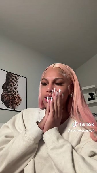 and I’m sad bc I love edges but it just be overstimulating with color 😭😭