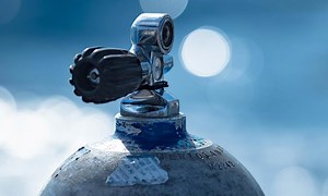 A Beginner's Guide to Scuba Tank Valves - Scuba.com