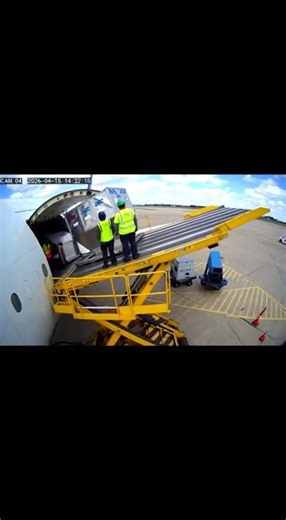 Cargo Loader Tilt Disaster