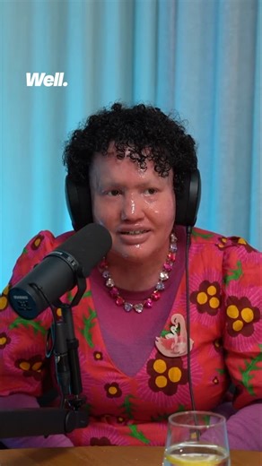 @wellbymamamia on Instagram: "Carly Findlay is a writer, speaker, and visibility activist who has spent years educating us about her skin condition, ichthyosis.⁣ ⁣ She invites us into her world and teaches us how to feel f**king fabulous! ⁣ ⁣ 🎧 Listen to our chat with her on Well at the link in our bio!"