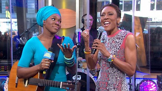 Robin Roberts, India.Arie Sing 'Beautiful Day'