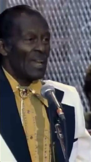 Chuck Berry & Bruce Springsteen – Johnny B Goode 🎸🔥 Rock ’n’ Roll Icons