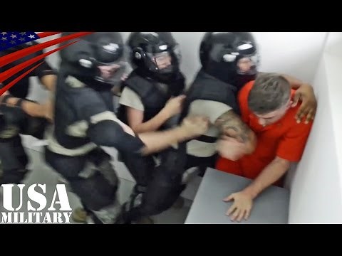 Cell Extraction Training by US Army Military Police - 営倉で暴れる兵士を取り抑える訓練・アメリカ陸軍憲兵隊