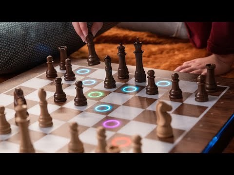 GoChess - Watch this AI-powered Chessboard with Autonomously Moving Pieces in Action
