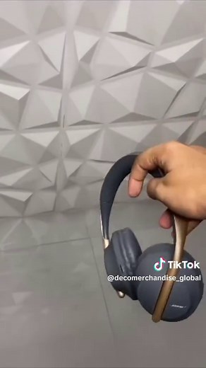 The Premium Bose 700 Wireless Bluetooth Noise Cancelling Headphone is the best of it’s kind. Available for immediate pick up and delivery. Promo Price - N30,000 After Promo Price - N65,000 Payment on delivery within Lagos ONLY Delivery is NOT free Delivery outside Lagos is 24 to 48hrs max SPECIFICATIONS: ▪︎TYPE: Wireless Bluetooth Headset ▪︎Speaker Material: NsFeB 40mm ▪︎Frequency Range: 2. 4-2. 4835G ▪︎Wireless Version: V5.0 EDR, A2DP, AVRCP, HSP, HFP ▪︎Battery Type: Lithium 5V ▪︎Music/Talk Tim