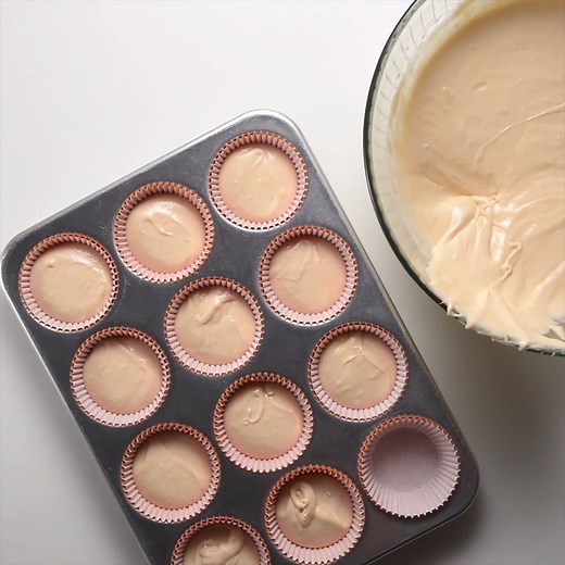 44K views · 377 reactions | It doesn't get any easier than two-ingredient cupcakes! Two-Ingredient Soda Pop Cupcakes recipe: https://www.bettycrocker.com/recipes/two-ingredient-soda-pop-cupcakes/3cbb154a-60b4-4250-bc2a-70909d1b924a?utm_source=facebook&utm_medium=social_organic&utm_campaign=MSP_XX?mktgimp=bccakemx | Betty Crocker | Facebook