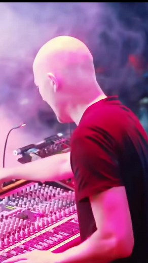 43K views · 671 reactions | "Feed Your Head" Paul Kalkbrenner | World's Of DJ's | Facebook