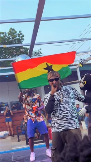 Yaw Dhope on Instagram: "Sunday Service inside club icon was Lit #performance #ramputu"