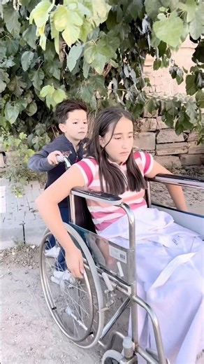 Poor kid is late for work 🥹♥️👻#shorst