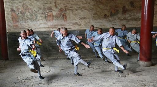 Shaolin monks daily life and training - Learn kung fu with monks