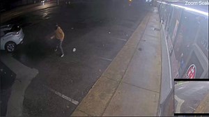 CAUGHT ON CAMERA 🎥 A South Memphis restaurant is working to repair its storefront after a group of vandals smashed its windows overnight. The owners of Hillboyz Wing and Burger Bar say their location on Lamar Avenue was targeted around 11 p.m. Saturday night. https://tinyurl.com/2cftnepm | Action News 5