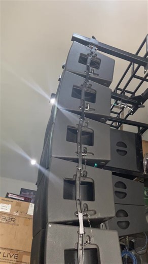 8 Unit LINE ARRAY JBL VRX 900 - High-Quality Sound Systems