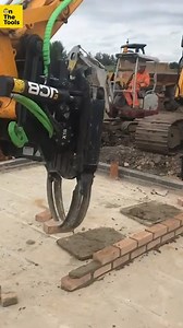 3.4M views · 2.6K reactions | Apparently on average Bricklayers earn more than graduates 螺隣 | On The Tools | Facebook