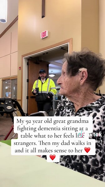 He never fails to miss his weekly visits ❤️ (he goes every week!! He NEVER fails) #dementia #Love #family #lifeiswhatyoumakeit #iloveyou