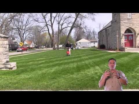 How To Fertilize The Lawn | Apply Lawn Fertilizer