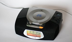 11 Best CD Clock Radios for Bedside Table Reviewed