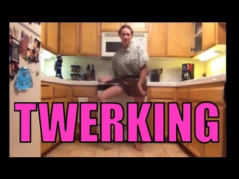 HOW TO TWERK! (Miranda Sings)