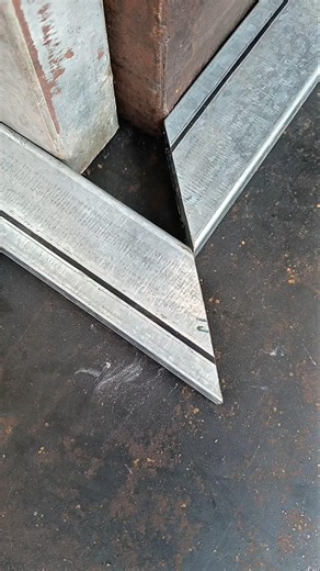 A quick trick for cutting perfect corner joints. #tricks #tips #diy