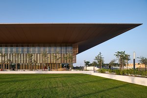 Foster   Partners’ library of the future opens its doors in Sharjah, UAE