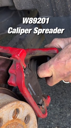 12 reactions | This is how you change your brake pads. Get the full tutorial and everything you need at https://performancetool.com/brake-pad-replacement-kit/?utm_campaign=brakepadkit&utm_medium=social&utm_source=fb_post&utm_id=0030 #performancetool #diy #cars #tools #brakes | Performance Tool | Facebook