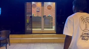 72 reactions | LE CHALLENGE DE LA SEMAINE 拾: 1️⃣-Faites une vidéo du même genre avec une musique ou un instrumental de votre choix . 2️⃣-publiez la vidéo sur votre compte ( en storie ou poste ) puis identifiez nous . 3️⃣-Envoyez-nous la vidéo en Inbox . NB : vous pouvez faire la vidéo dans le O’takkos de votre choix CELUI OU CELLE QUI FERA LA MEILLEURE VIDÉO SERA RÉCOMPENSÉ  Fin du jeu : Lundi 16 Août Top c’est parti  | O'takkos | Facebook