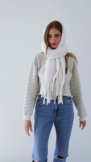 Fashion Hacks: Create Your Own Balaclava with Our Stylish Scarves!