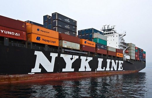 CIF vs. FOB: Understanding Key Differences in International Shipping Terms