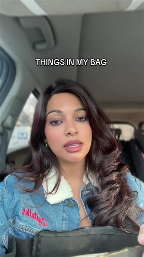 Things i love in my bag #whatsinmybag #musthaves #momsoftiktok | Whats In In My Bag
