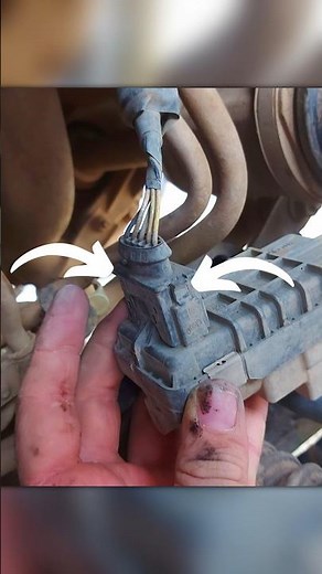 Freelander 2 LR2 Turbo Actuator Removal In 58 Seconds! 🔧#fl2 #landrover #maintenance