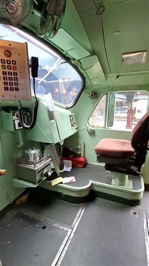 what train cab is this? (hint: there is another train class that is VERY similar to this.)