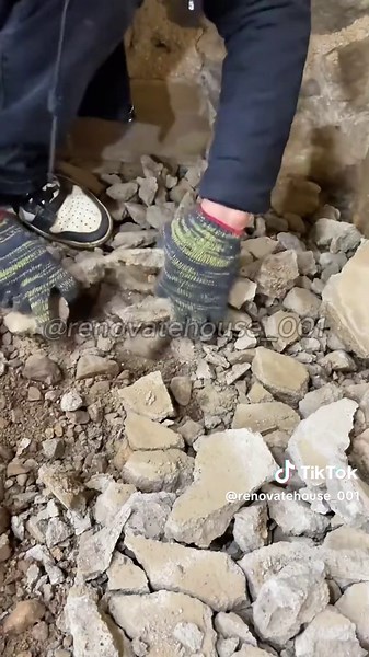 DIY Renovation of Rammed Earth Houses: Kitchens & Bathrooms