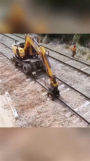 JG Tamping Machine: Strong compaction, precise operation – isn’t this the core for your track stability?#TampingMachine #StrongCompactionTrackTool #PreciseTrackStabilization | JingGong Excavator Machinery