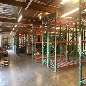 [Hot Item] Teardrop Pallet Racks with Heavy Duty for Industrial Warehouse Storage