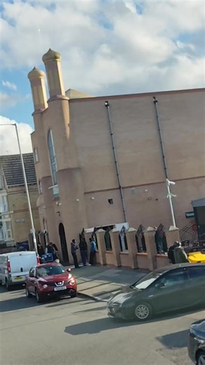 Exploring Liverpool by Local Bus: A Scenic Journey