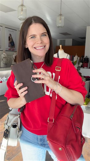 sapahn on Instagram: "From must-have bags to little treats everyone will love, we covered it all. If you missed it, don’t worry—you can still shop these favorites and make someone’s holiday extra special! 💛✨ And, TOMORROW, December 17 is the last day for complimentary shipping for delivery by December 25 according to USPS—don’t miss out!"