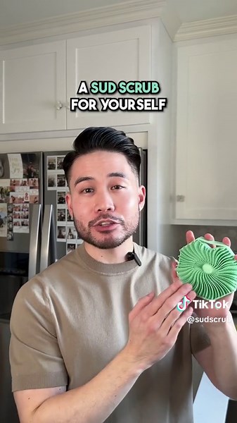 Replying to @offiice.chair Let’s kick off the holiday season by trying out the Native Candy Cane Body Wash with a Sud Scrub Body Scrubber! #sudscrub #tiktokshop #soaptesting #TikTokShopCyberMonday