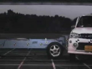 自動車アセスメント：ダイハツテリオスキッド：側面衝突試験