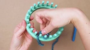 How to Loom Knit Slipper Socks (Easy Tutorial & Video!)