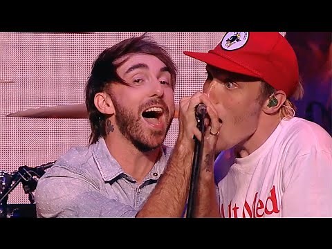 APMAs 2016 Performance: NECK DEEP perform the ultimate POP-PUNK medley