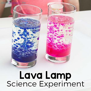 This lava lamp experiment is super cool! Your kids will love exploring colored water and oil, but a surprise ingredient will make this science activity even more exciting. It’s always a hit with the kids! https://funlearningforkids.com/super-cool-lava-lamp-experiment/ | Fun Learning Activities for Kids