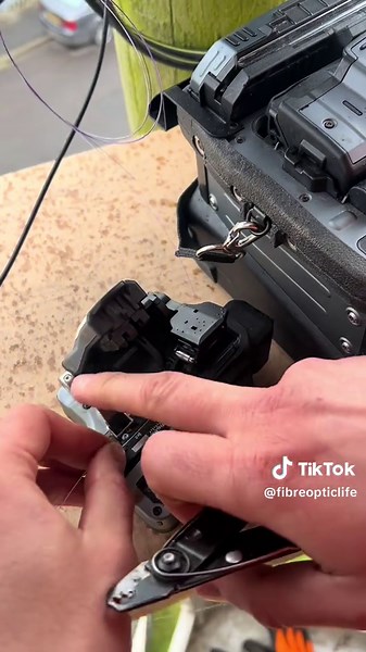 Understanding Fiber Optics Splicing Techniques